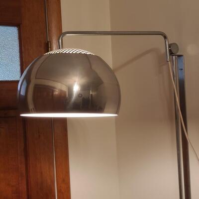 Lot 510: Vintage MCM Chrome Wall Mount / Swing Lamp