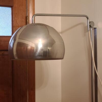 Lot 510: Vintage MCM Chrome Wall Mount / Swing Lamp