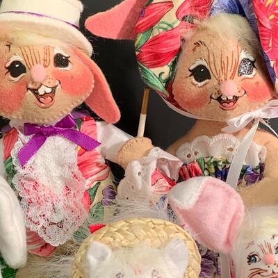 Lot 371 : Vintage Annalee Holiday Collection