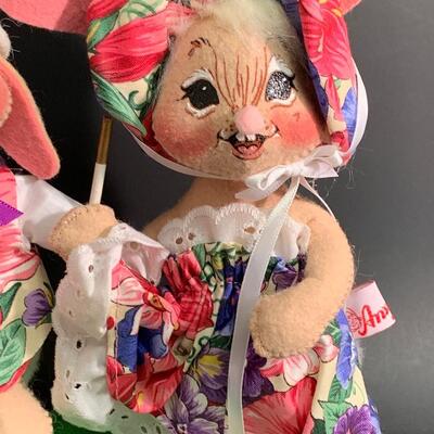 Lot 371 : Vintage Annalee Holiday Collection