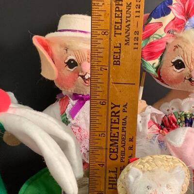Lot 371 : Vintage Annalee Holiday Collection