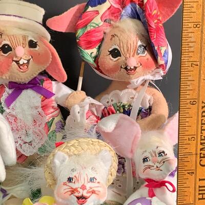Lot 371 : Vintage Annalee Holiday Collection