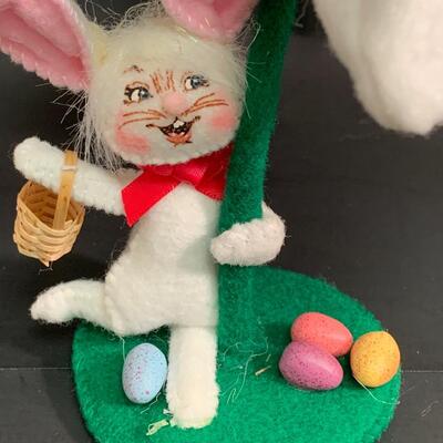 Lot 371 : Vintage Annalee Holiday Collection