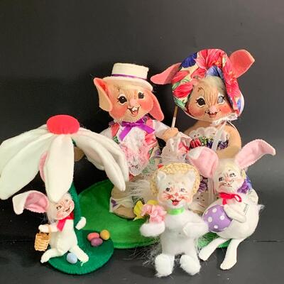Lot 371 : Vintage Annalee Holiday Collection