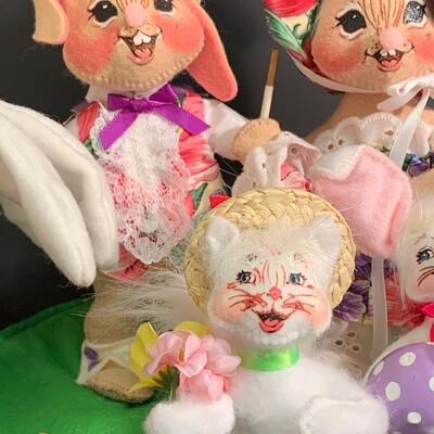 Lot 371 : Vintage Annalee Holiday Collection