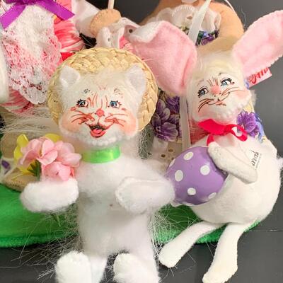 Lot 371 : Vintage Annalee Holiday Collection