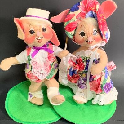 Lot 371 : Vintage Annalee Holiday Collection