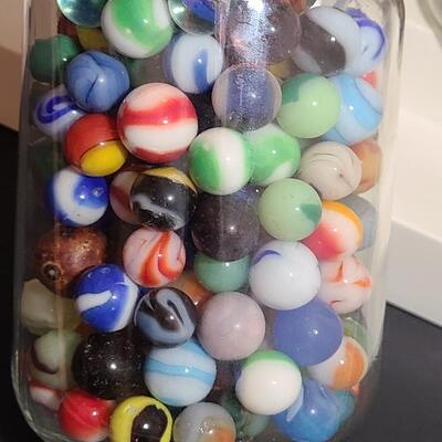 Lot 489: Vintage/Antique Marbles