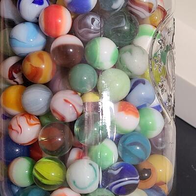 Lot 489: Vintage/Antique Marbles