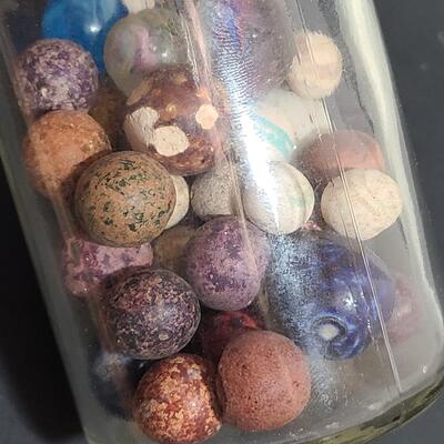 Lot 489: Vintage/Antique Marbles