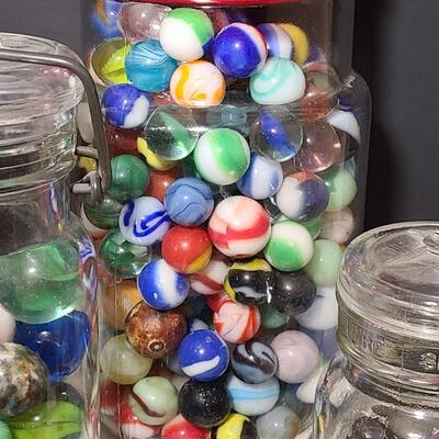Lot 489: Vintage/Antique Marbles