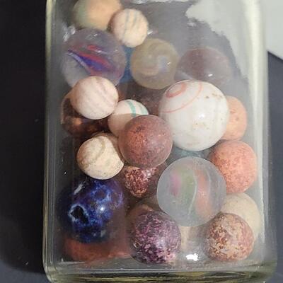 Lot 489: Vintage/Antique Marbles