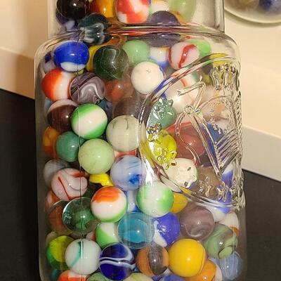 Lot 489: Vintage/Antique Marbles