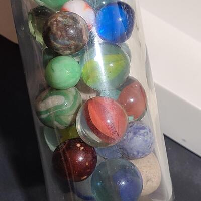 Lot 489: Vintage/Antique Marbles