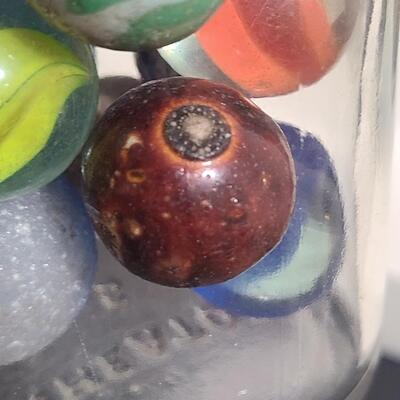 Lot 489: Vintage/Antique Marbles
