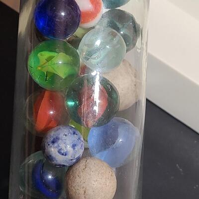 Lot 489: Vintage/Antique Marbles