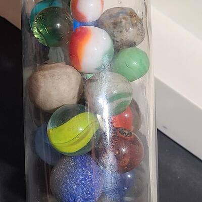 Lot 489: Vintage/Antique Marbles