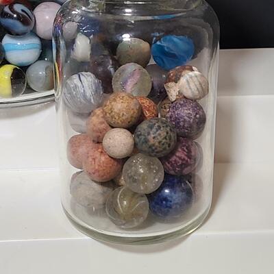Lot 489: Vintage/Antique Marbles