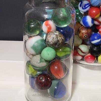 Lot 489: Vintage/Antique Marbles