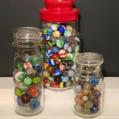 Lot 489: Vintage/Antique Marbles