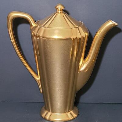 Lot 488: Vintage Pickard "Gold" Tea Set, Vase, and Salt/Pepper Sets