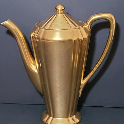 Lot 488: Vintage Pickard "Gold" Tea Set, Vase, and Salt/Pepper Sets