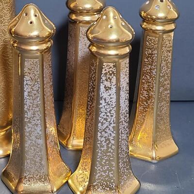 Lot 488: Vintage Pickard "Gold" Tea Set, Vase, and Salt/Pepper Sets