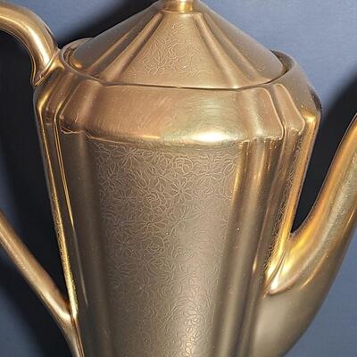 Lot 488: Vintage Pickard "Gold" Tea Set, Vase, and Salt/Pepper Sets