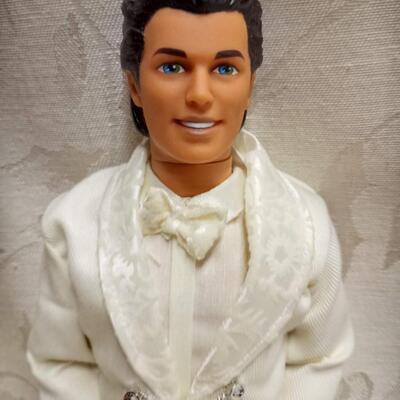 1966 & 68 Vintage Wedding Barbie couple