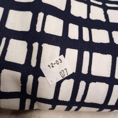 2 black and white table cloths