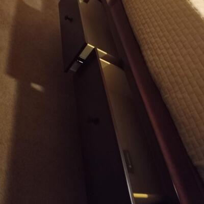 3 piece Queen bedroom Suite