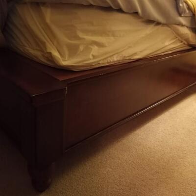 3 piece Queen bedroom Suite
