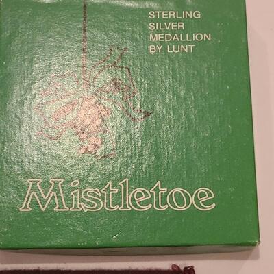 Lot J2: New Vintage Lunt Sterling Medallion "Mistletoe" Pendants/Ornaments (38grams)