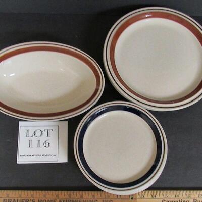 Lot of Contemporary Chateau Stoneware Dishes, 4 10 1/2" Plates, 4 7 1/2" Plates, 1 Oval Bowl