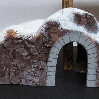 Never Used Dept 56 Tunnel for Village Set, In Original Mailing Box