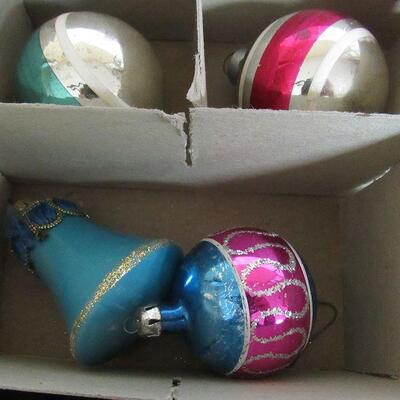 Lot of Older Glass Christmas Ornaments