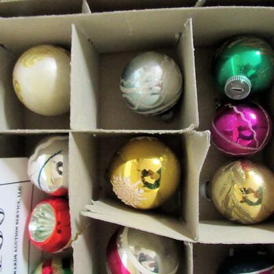 Lot of Older Glass Christmas Ornaments
