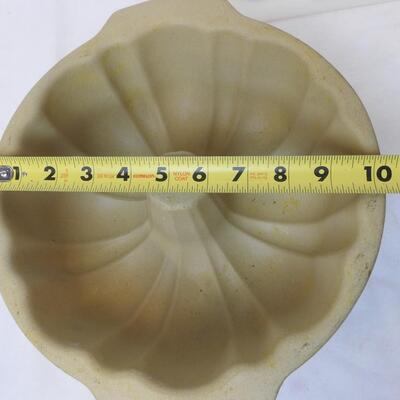 2 pc Baking Stones by Pampered Chef: Bundt Cake & Pie Pans