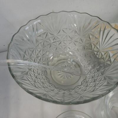 13 pc Kitchen Lot: Glass Punch Bowl, Green Goblets, Gold Tree Decorated Plates