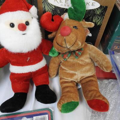 Christmas lot 21 pcs: Hallmark keepsake, Santa gift box, treat bowls w/ lid