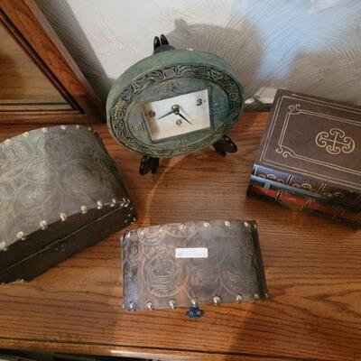 3 storage box sets clock on stand