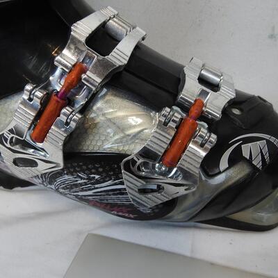 Tecnica Ski Boots, Black/Silver/Pink/White with Soft Lining. Size 8. "245/286mm"