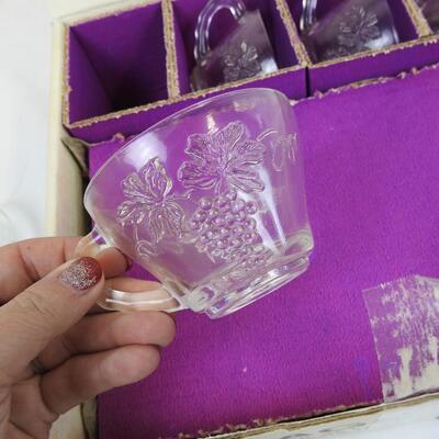 Anchor Hocking Vintage 8 pc Glass Snack Set: 4 Plates & 4 Cups