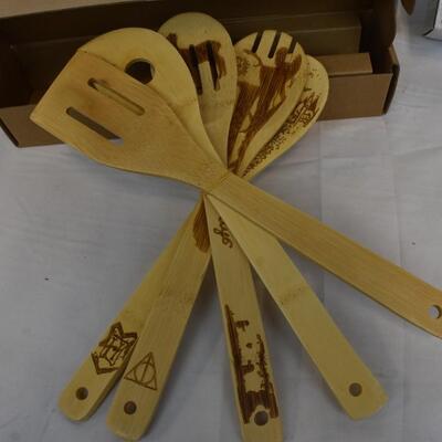 Kitchen Decor: Cast Iron Wall Hanger, Pepper Roaster, Wood Utensils - New