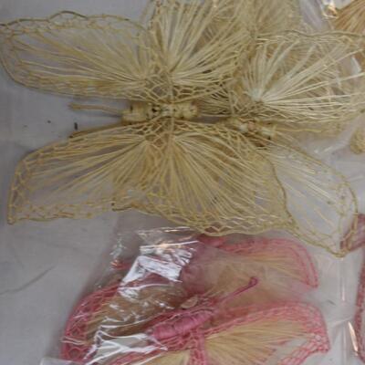 23 pc String Art Decor: 9 Hearts, Umbrellas, 8 Butterflies, 3 Shells, Duck - New