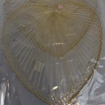 23 pc String Art Decor: 9 Hearts, Umbrellas, 8 Butterflies, 3 Shells, Duck - New
