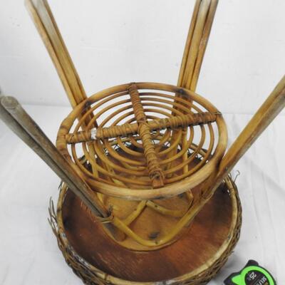 19 Inch Tall Basket Weave Stool, 4 Wooden Legs, 18 Inch Diameter Seat