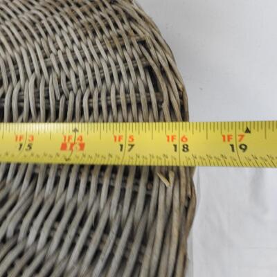 19 Inch Tall Basket Weave Stool, 4 Wooden Legs, 18 Inch Diameter Seat