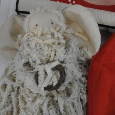 14 pc Holiday Lot: Holiday Rug, Lights, Santas, Tins, Wreaths