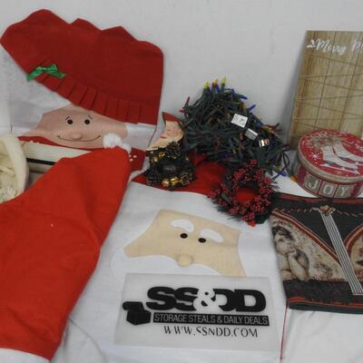 14 pc Holiday Lot: Holiday Rug, Lights, Santas, Tins, Wreaths
